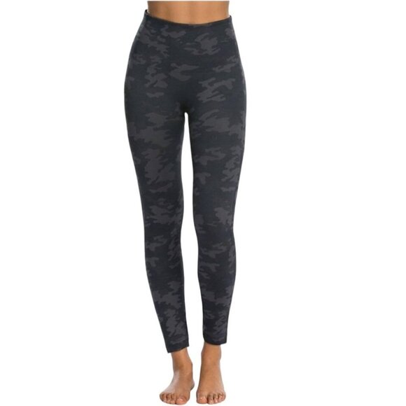 Spanx Plus Look At Me Now Seamless Leggings Black Camo Womens Medium - Picture 1 of 6